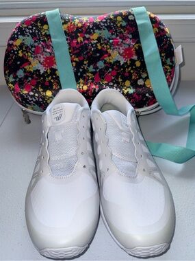 Varsity Cheer Shoes Sz 8.5 Women’s with NFinity Shoe Case
